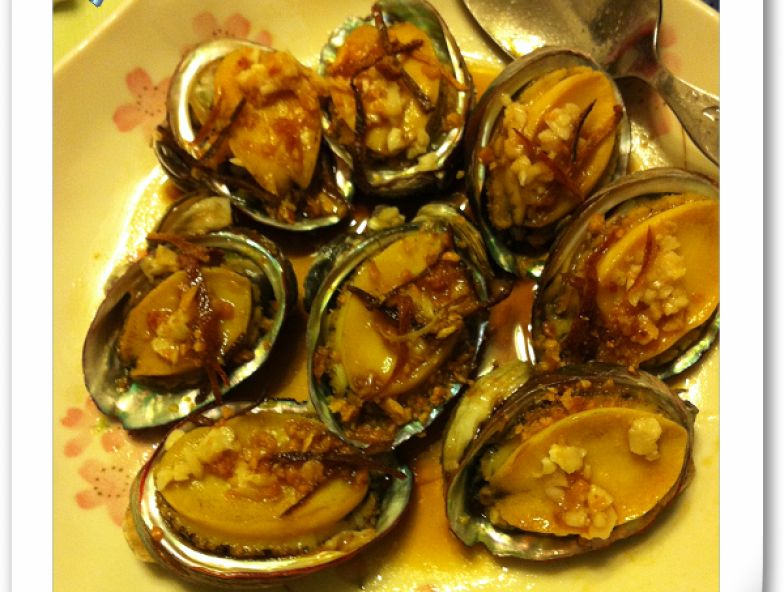 Steamed Abalone with minced garlic
