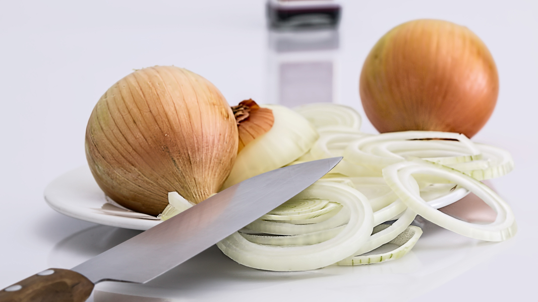 onion-slice-knife-food-37912_16x9.jpg.jpg