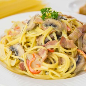 腐乳卡邦尼意粉