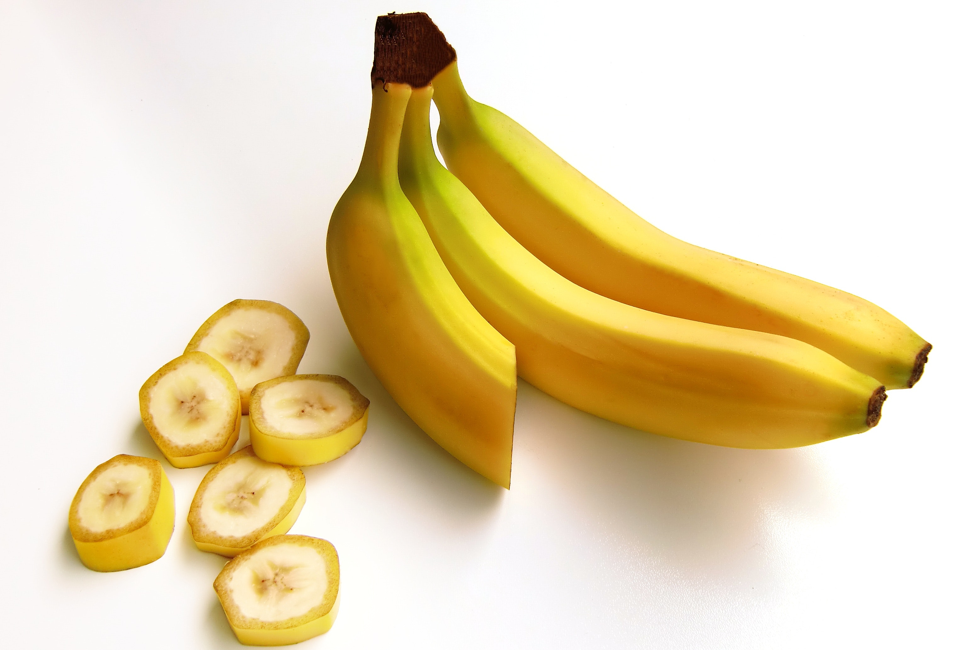 bananas-food-fruit-38283.jpg.jpg