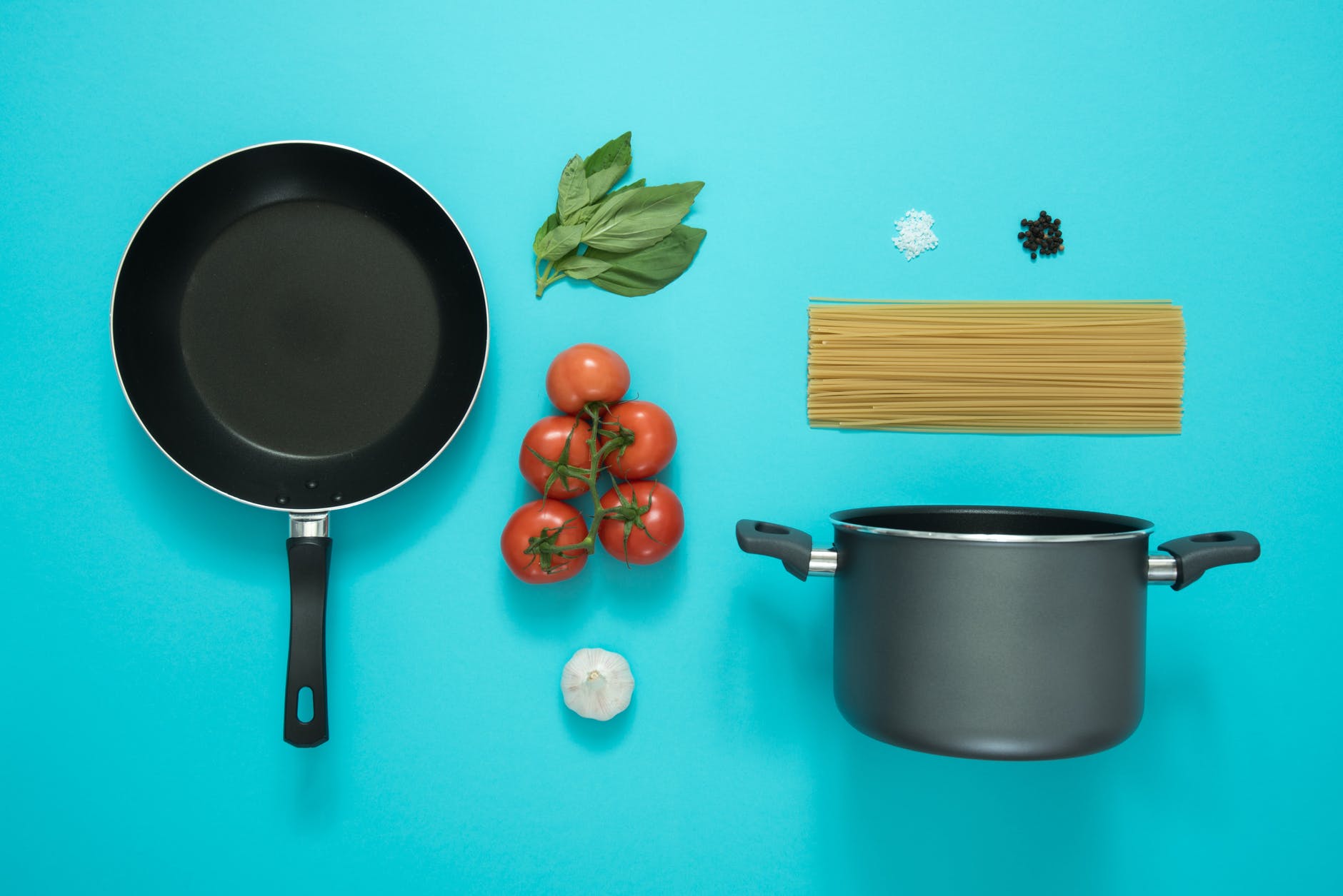 frying-pan-cooking-pasta-tomato-877226.jpeg.jpeg