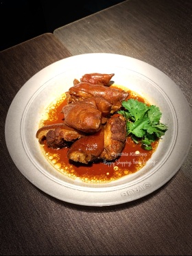 沖繩黑糖炆豬手(豬腳)